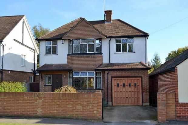 Manygate Lane, Shepperton, Middlesex TW17