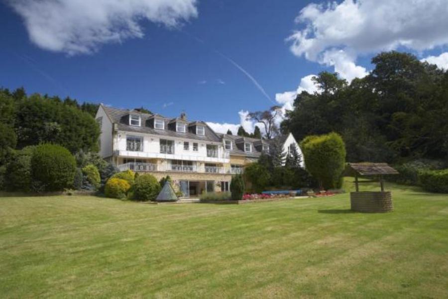 Linden Road, St Hill, Weybridge, Surrey KT13 Malcolm Jenkins